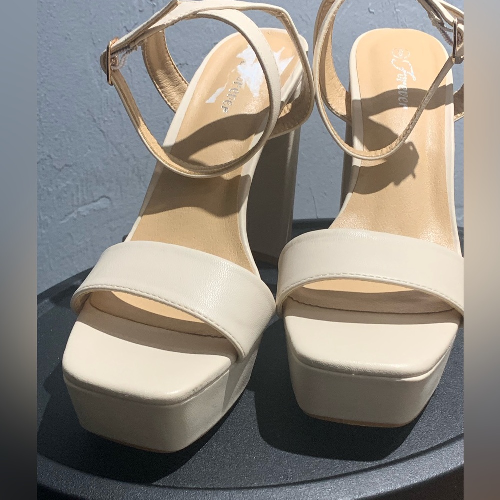 Forever Women's Chunky Block Platform High Heel Sandals SZ 9 - Picture 4 of 9